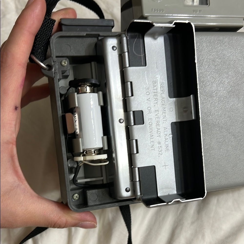 Vintage Polaroid 420 Land Camera - Picture 4 of 6